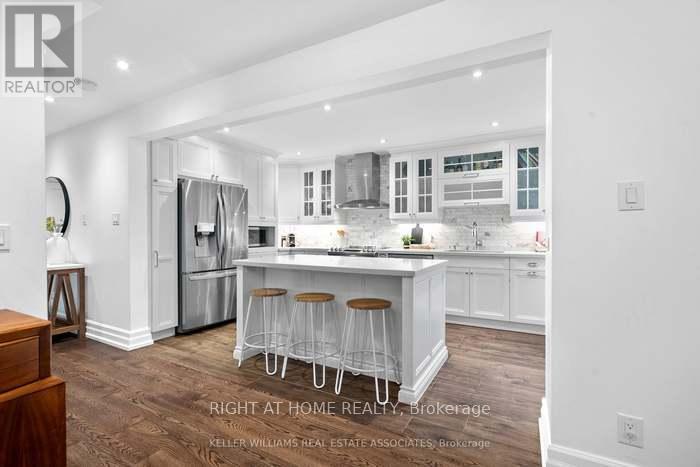 5136 Castlefield Drive, Mississauga, Ontario  L5V 1S2 - Photo 11 - W12458622