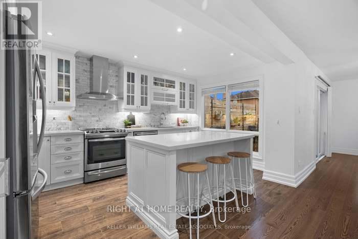 5136 Castlefield Drive, Mississauga, Ontario  L5V 1S2 - Photo 4 - W12458622