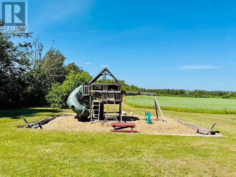 569513 6th Side Road, Blue Mountains, Ontario  N0H 2E0 - Photo 23 - X12458629