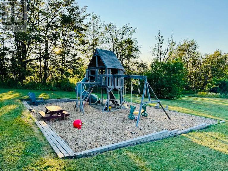 569513 6th Side Road, Blue Mountains, Ontario  N0H 2E0 - Photo 24 - X12458629