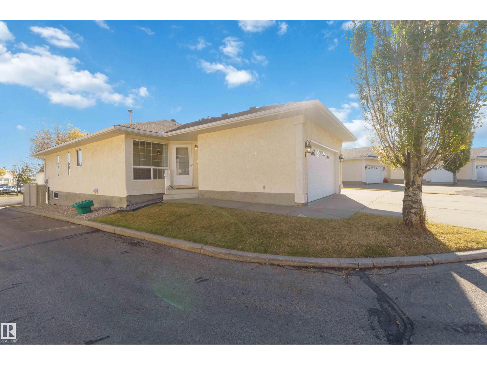 #1 14428 Miller Bv Nw, Edmonton, Alberta  T5Y 2Y6 - Photo 2 - E4461848