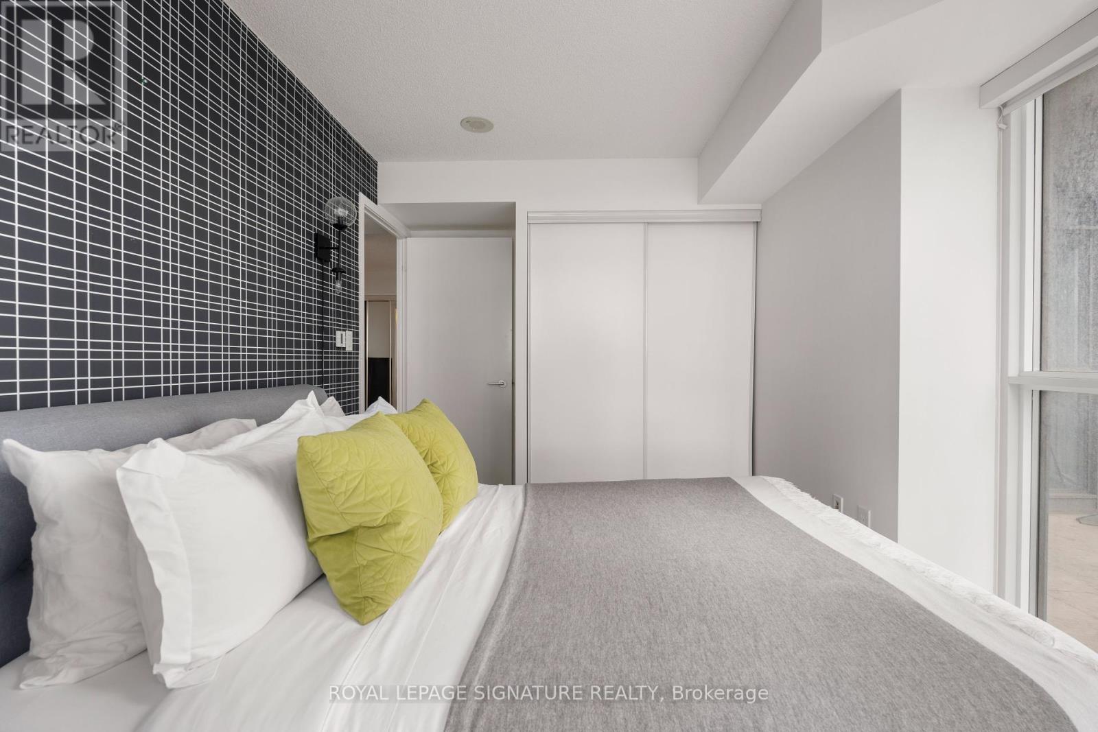 1209 - 21 Iceboat Terrace, Toronto, Ontario  M5V 4A9 - Photo 14 - C12458633