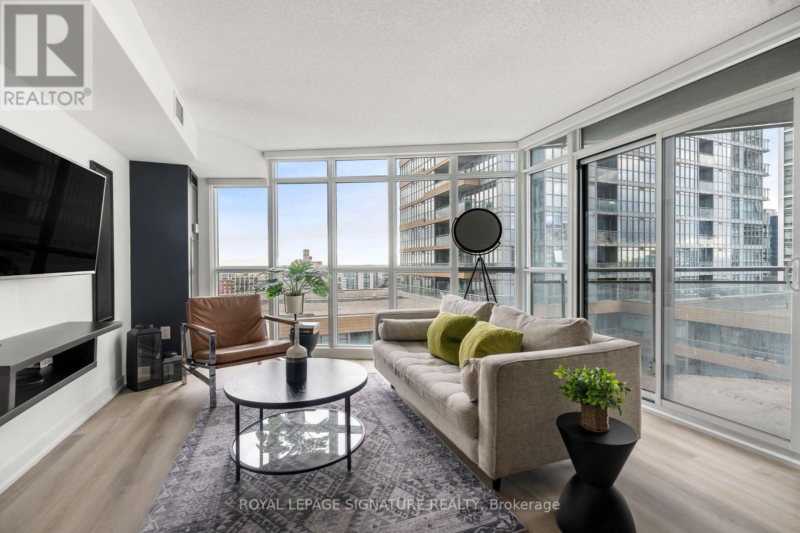 1209 - 21 Iceboat Terrace, Toronto, Ontario  M5V 4A9 - Photo 2 - C12458633