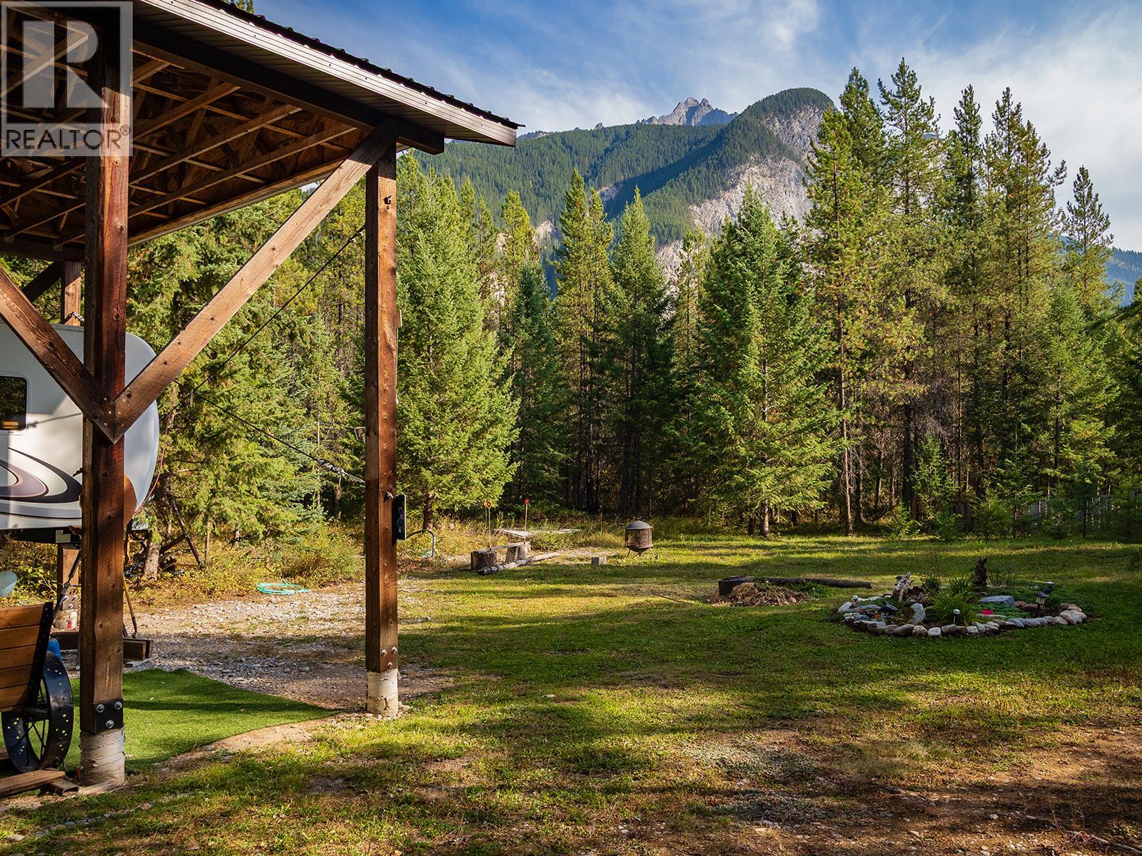 2380 Finnegan Court, golden, British Columbia