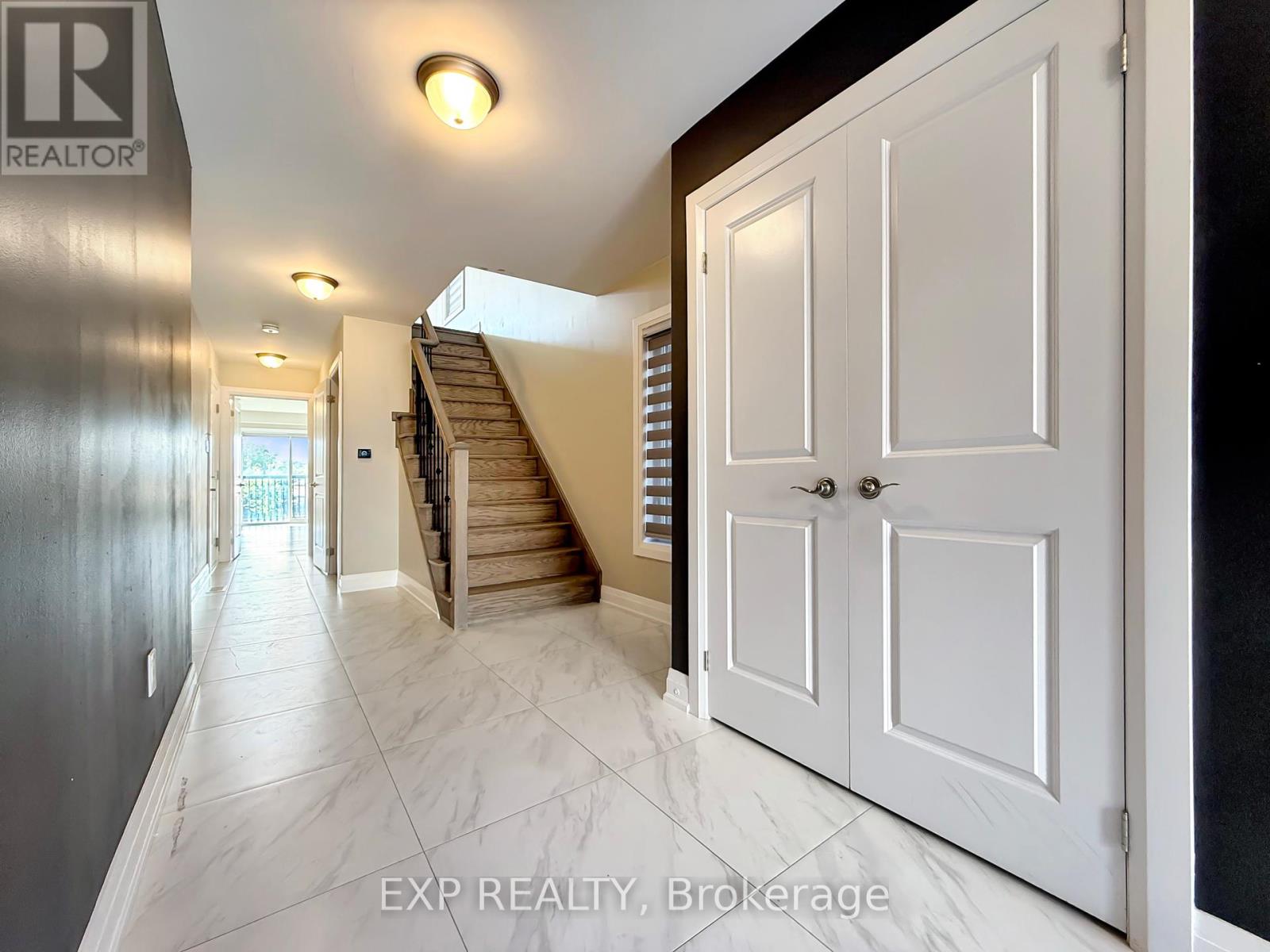 922 Isaac Phillips Way, Newmarket, Ontario  L3X 2Y8 - Photo 2 - N12345709