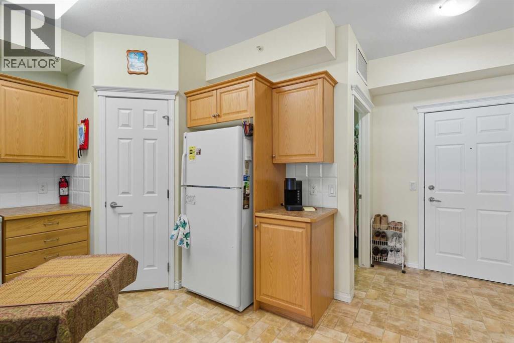 446, 15 Everstone Drive Sw, Calgary, Alberta  T2Y 5B5 - Photo 7 - A2260169