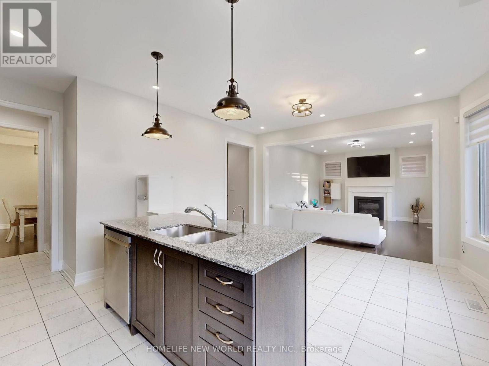 40 St Ives Crescent, Whitby, Ontario  L1P 0C5 - Photo 16 - E12458630
