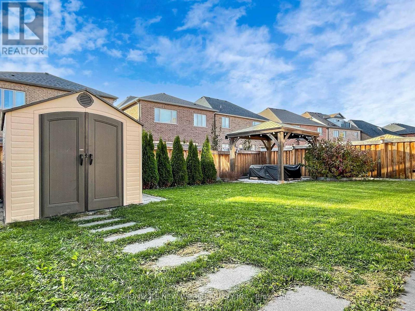40 St Ives Crescent, Whitby, Ontario  L1P 0C5 - Photo 48 - E12458630