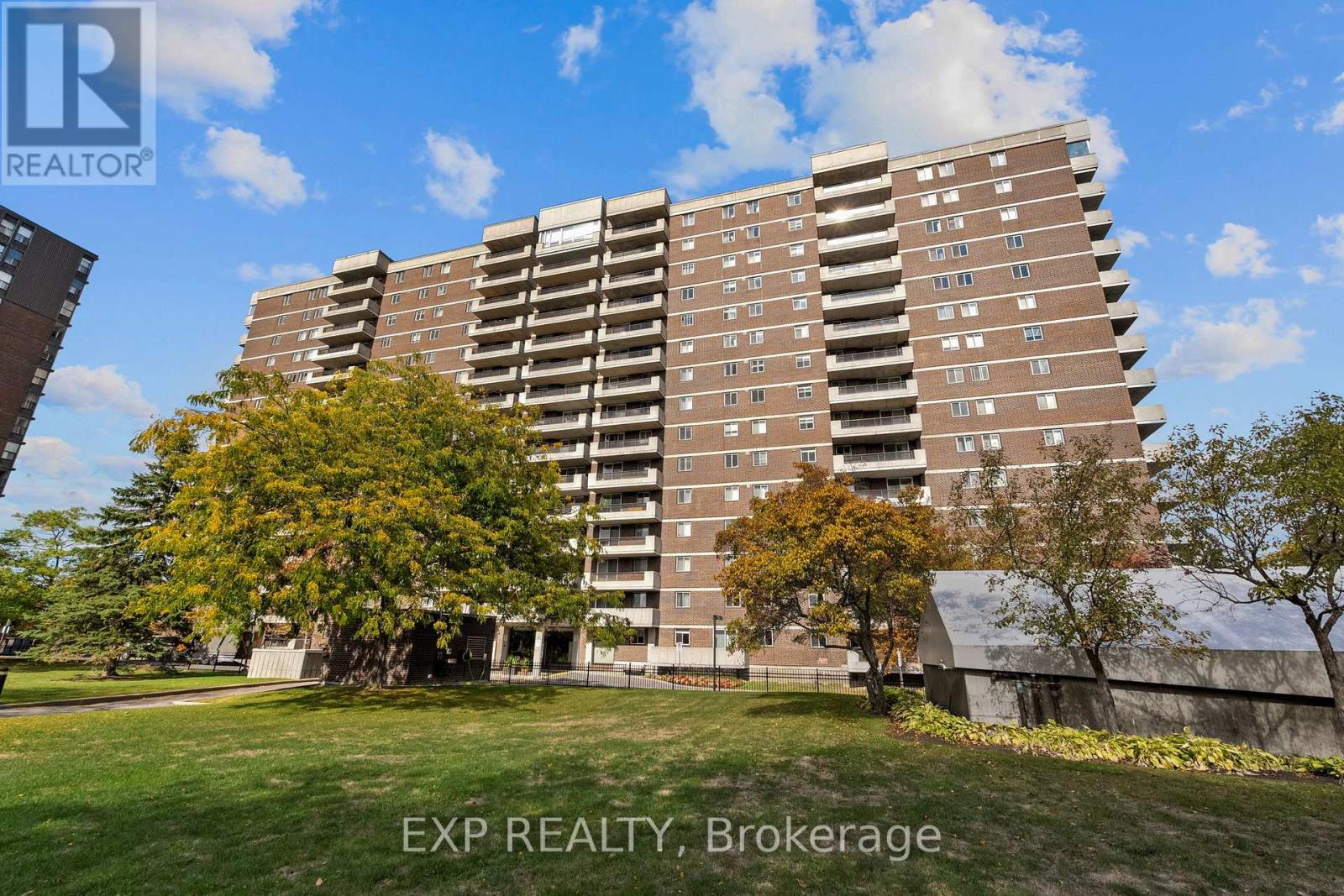 903 - 1705 Playfair Drive, Ottawa, Ontario  K1H 8P6 - Photo 8 - X12458637