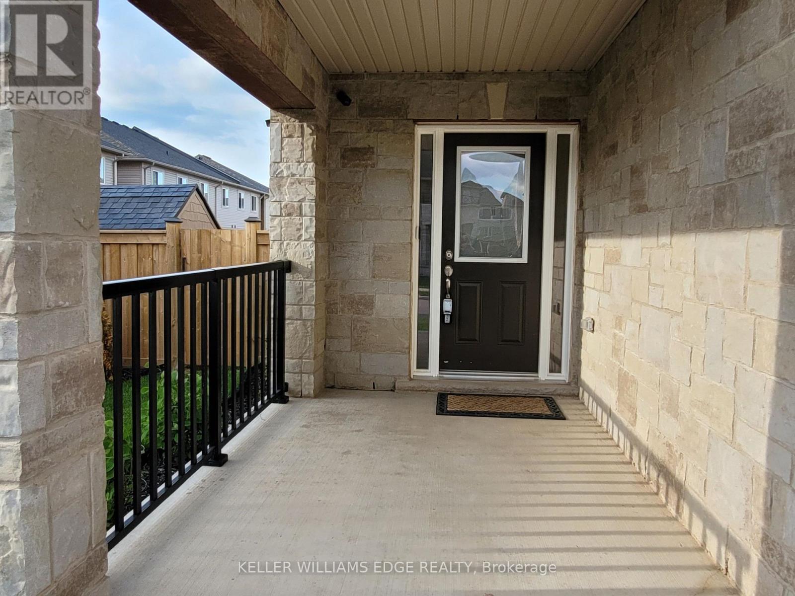 9 Zinfandel Drive, Hamilton, Ontario  L8E 0K1 - Photo 2 - X12458627