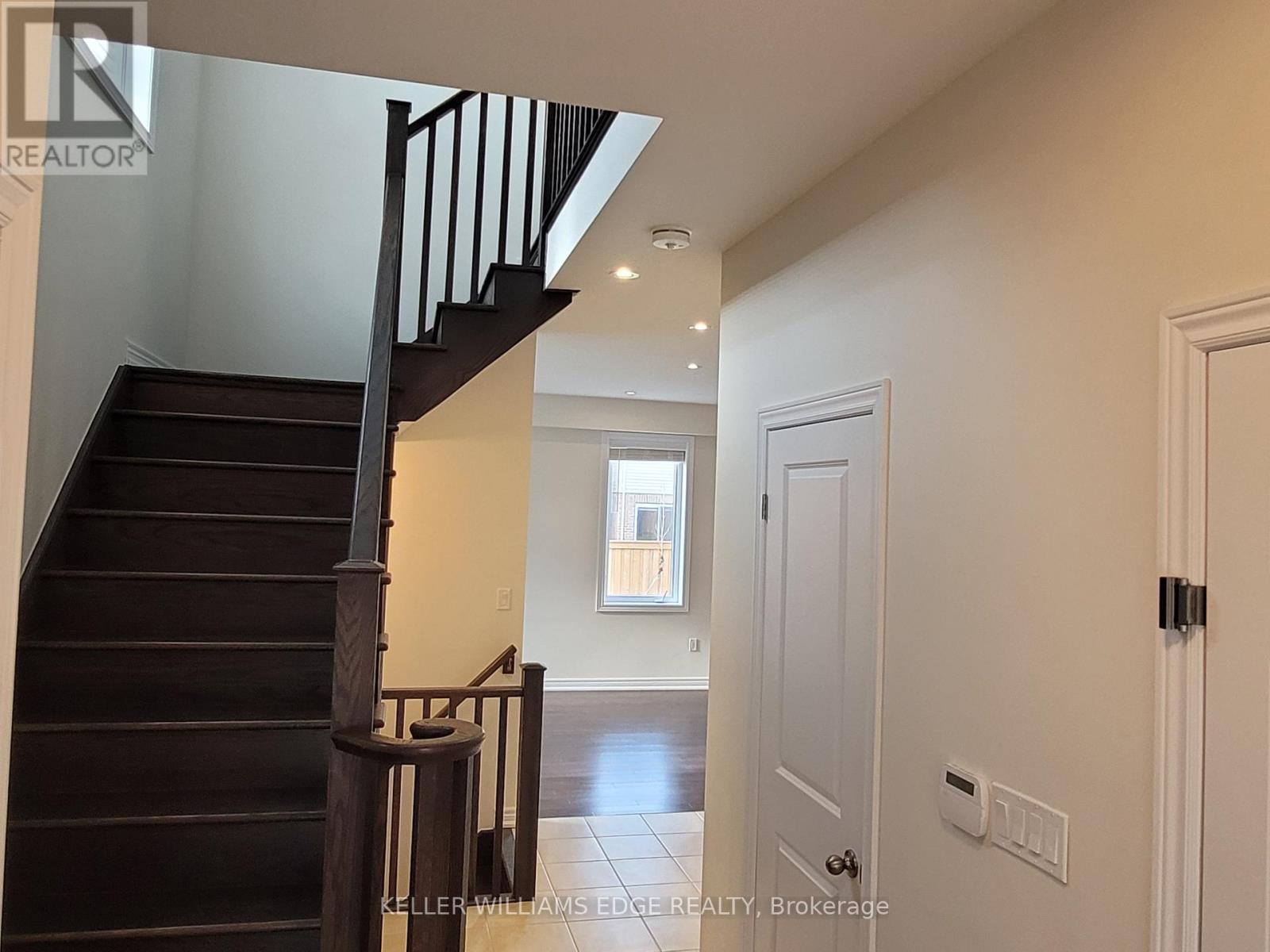 9 Zinfandel Drive, Hamilton, Ontario  L8E 0K1 - Photo 3 - X12458627