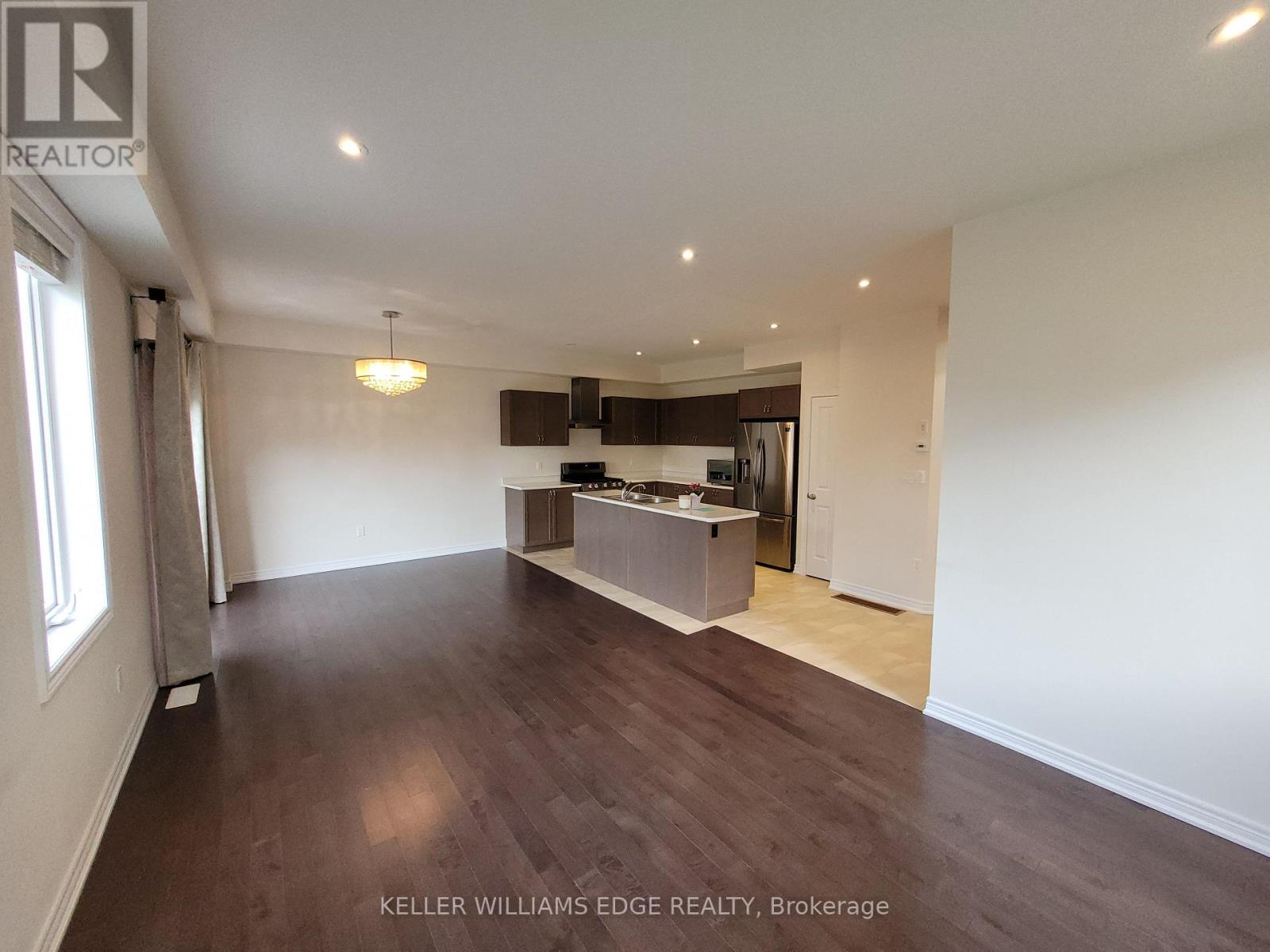 9 Zinfandel Drive, Hamilton, Ontario  L8E 0K1 - Photo 5 - X12458627