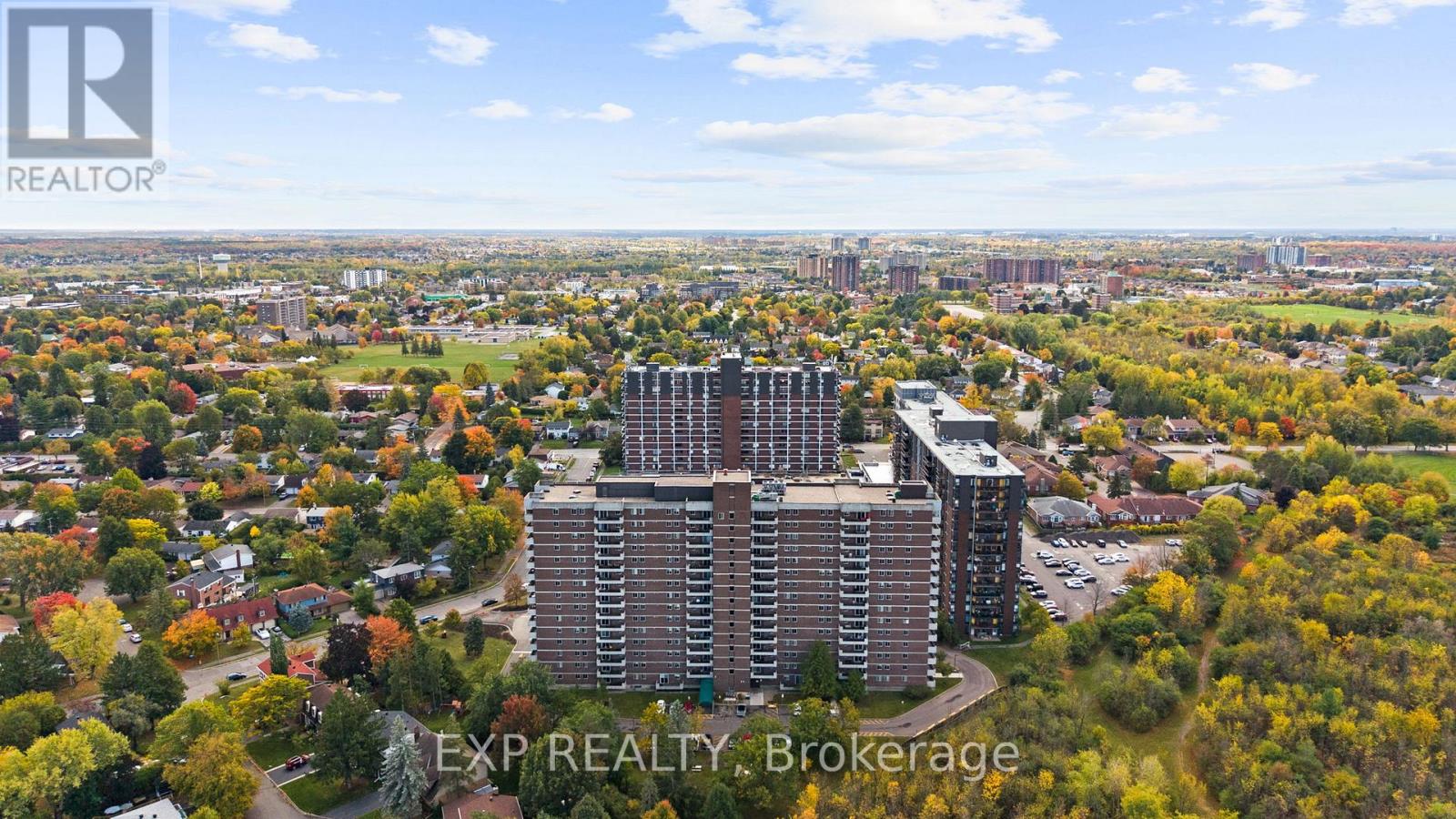903 - 1705 Playfair Drive, Ottawa, Ontario  K1H 8P6 - Photo 3 - X12458637