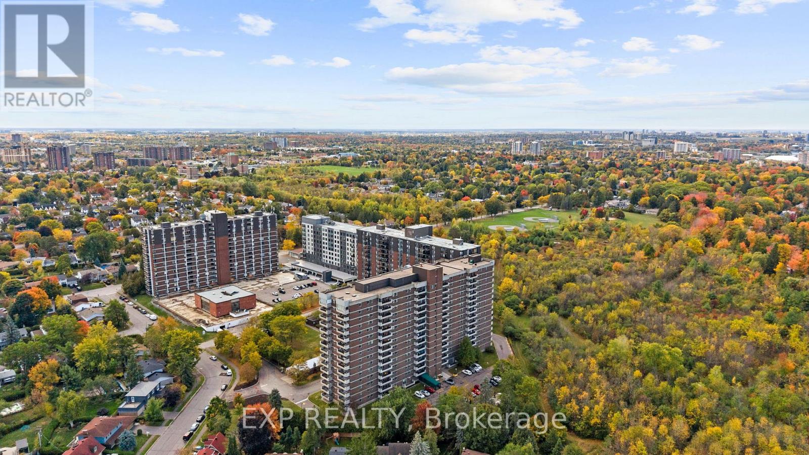 903 - 1705 Playfair Drive, Ottawa, Ontario  K1H 8P6 - Photo 4 - X12458637
