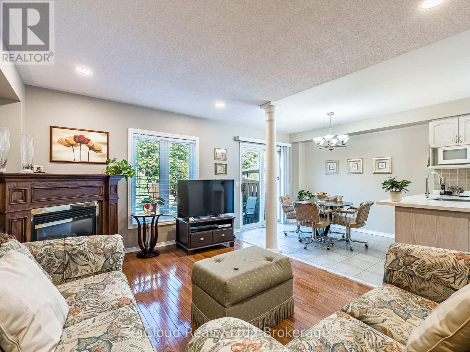82 Hanton Crescent, Caledon, Ontario  L7E 2E7 - Photo 12 - W12458314