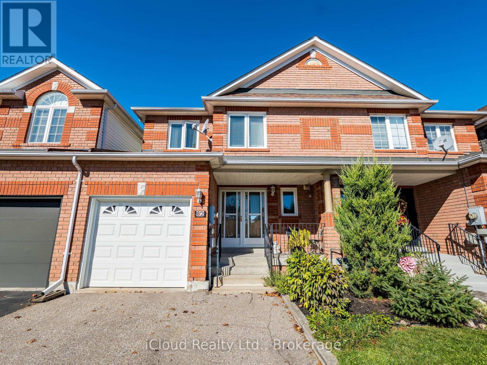 82 Hanton Crescent, Caledon, Ontario  L7E 2E7 - Photo 2 - W12458314
