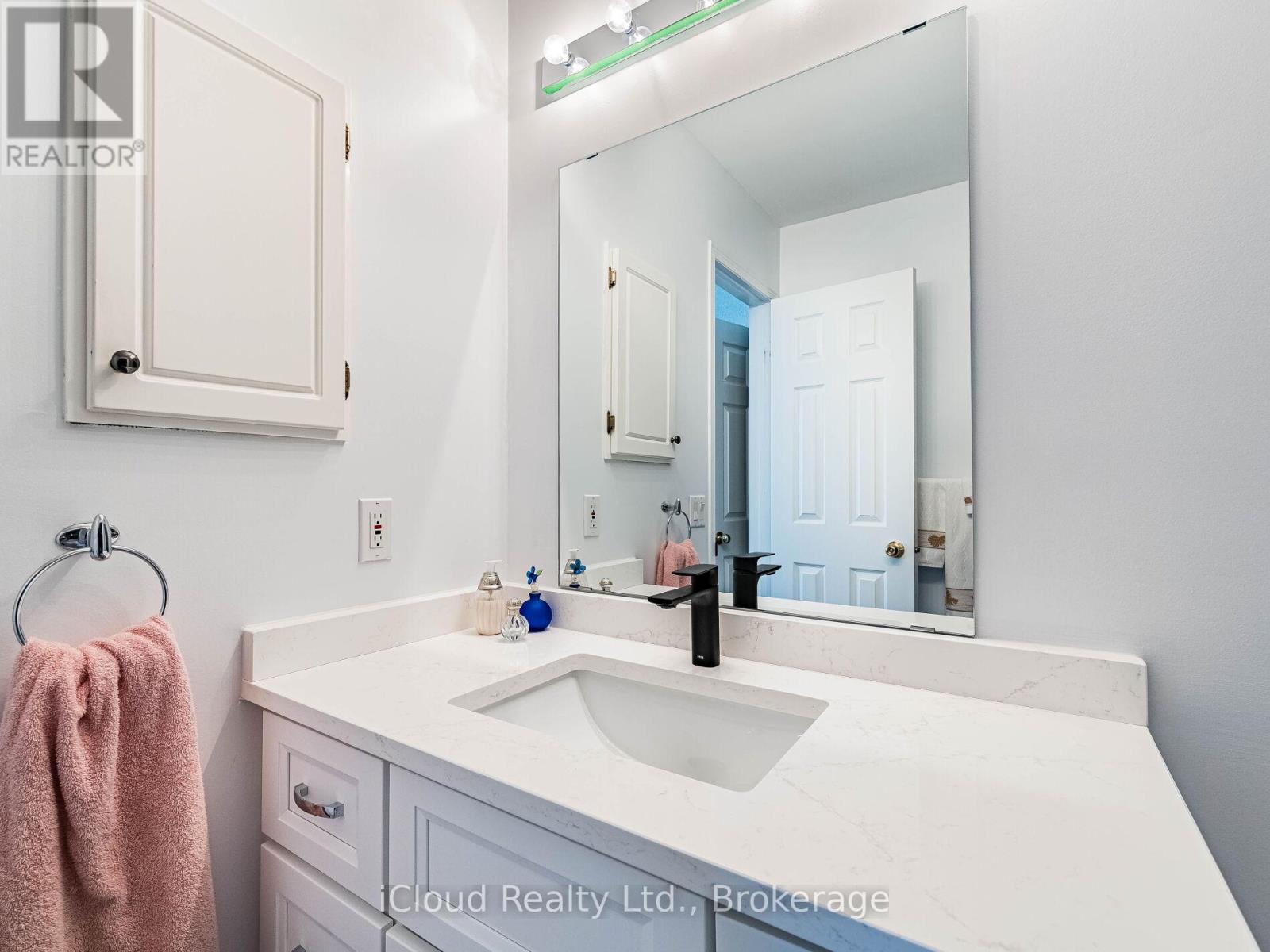 82 Hanton Crescent, Caledon, Ontario  L7E 2E7 - Photo 32 - W12458314