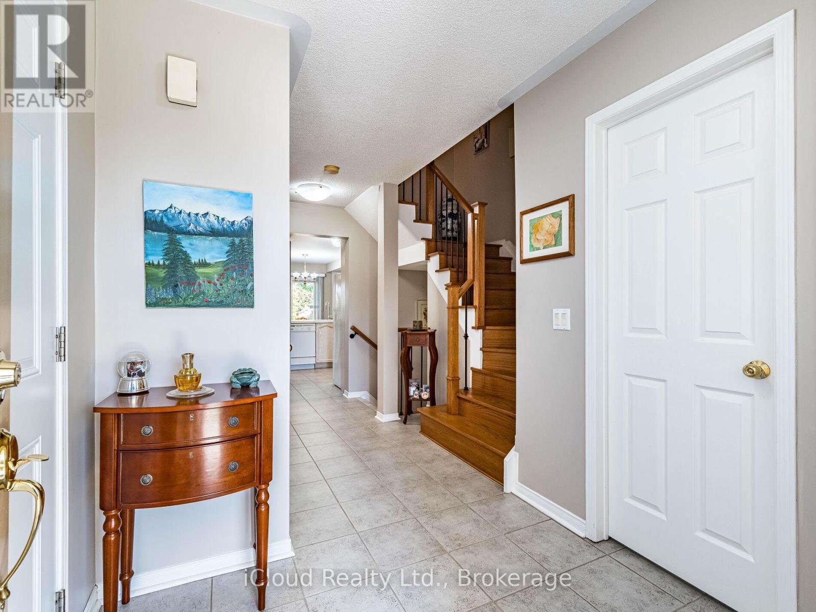 82 Hanton Crescent, Caledon, Ontario  L7E 2E7 - Photo 4 - W12458314