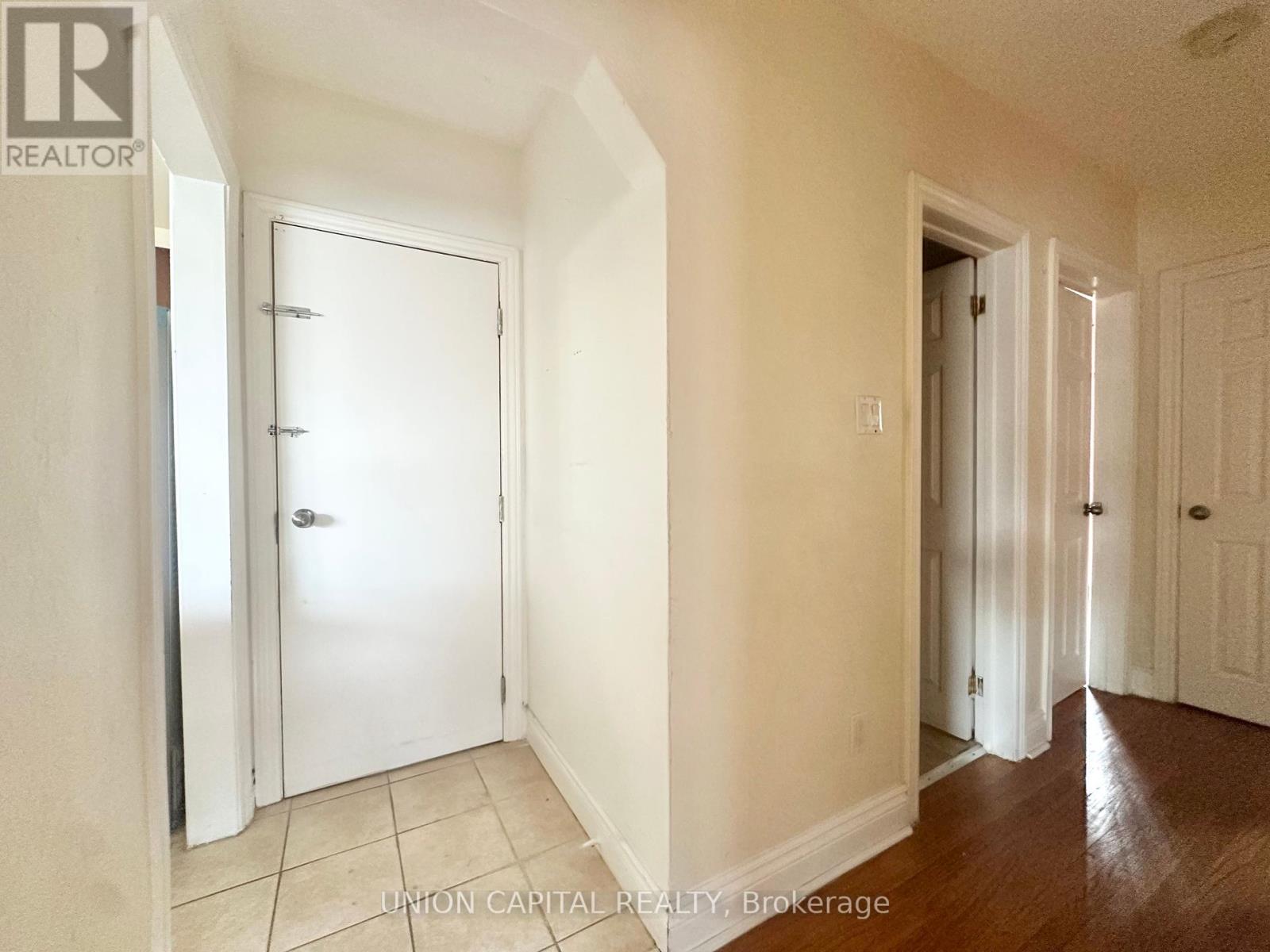 Main Floor - 1048 Kennedy Road, Toronto, Ontario  M1P 2K7 - Photo 10 - E12458655