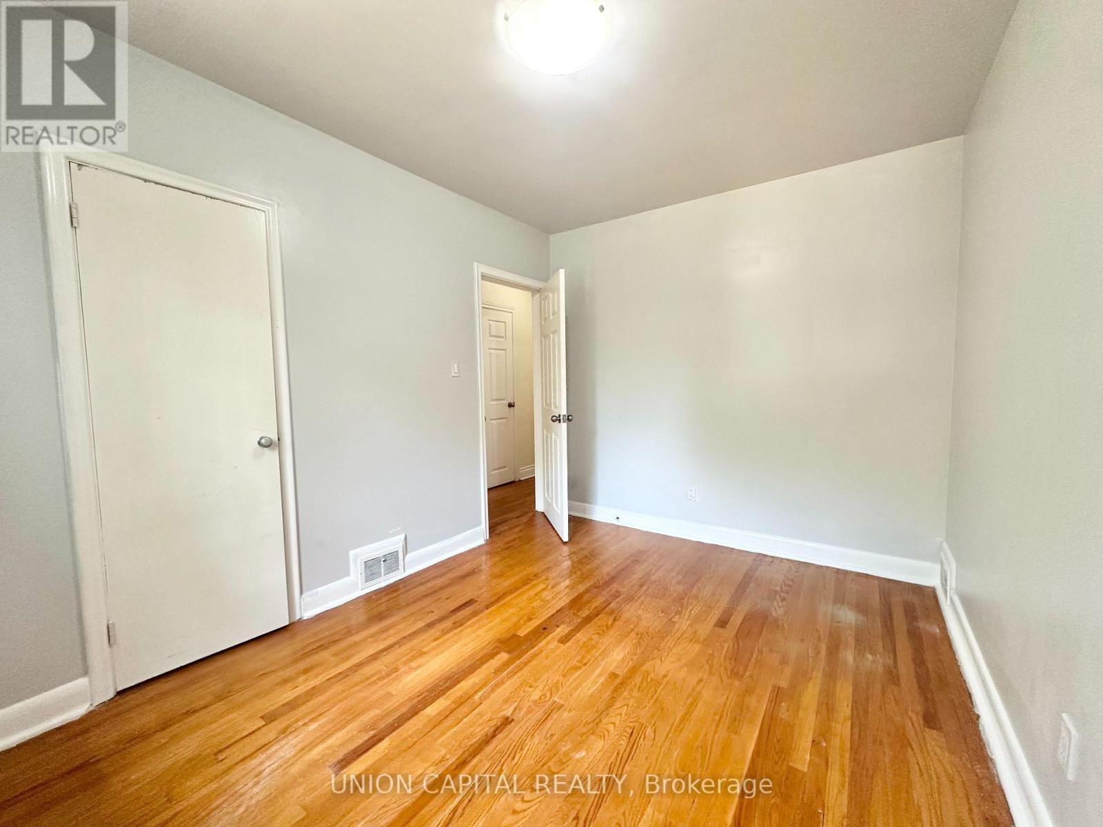 Main Floor - 1048 Kennedy Road, Toronto, Ontario  M1P 2K7 - Photo 12 - E12458655