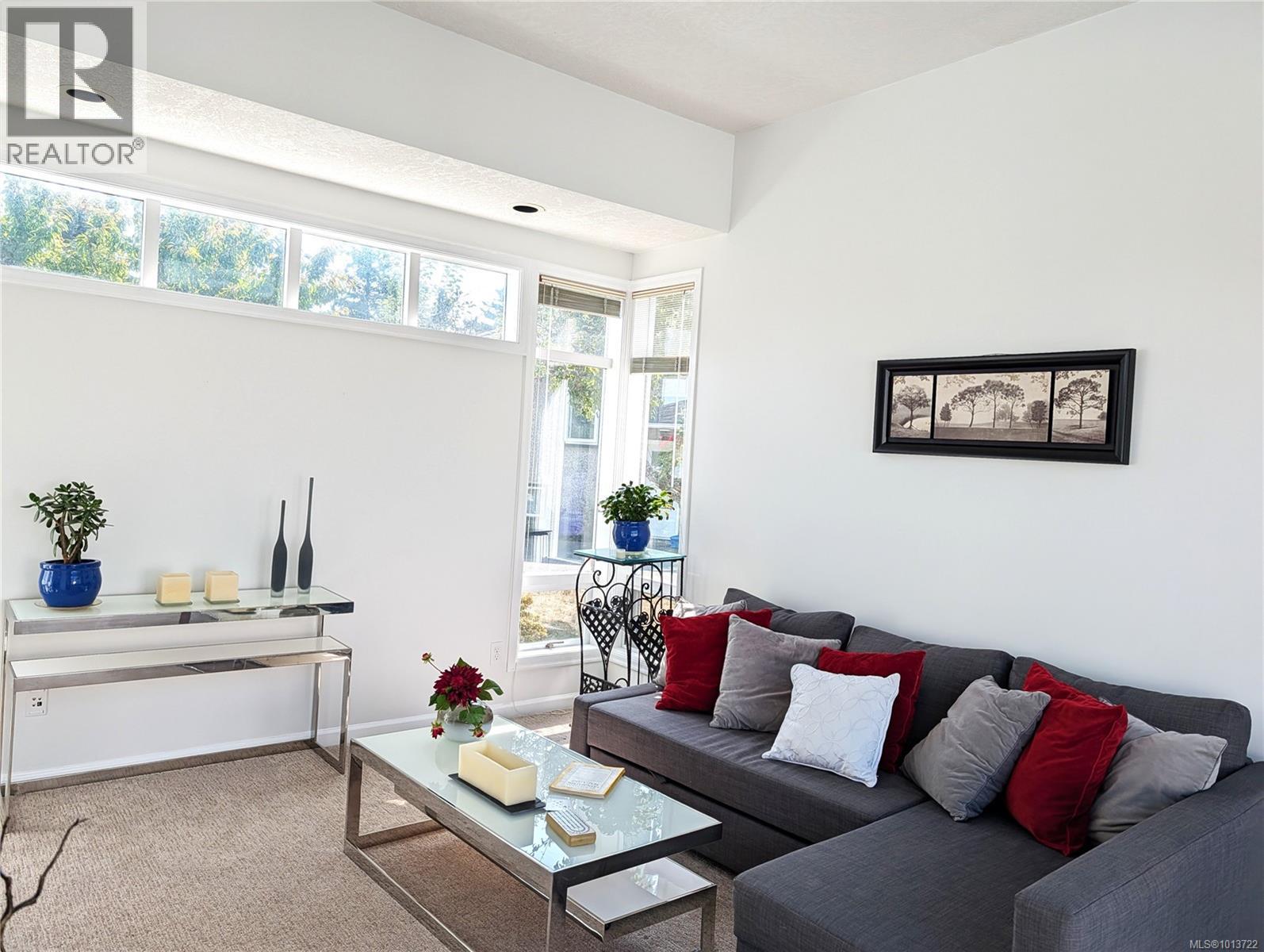 4216 Wakefield Pl, Saanich, British Columbia