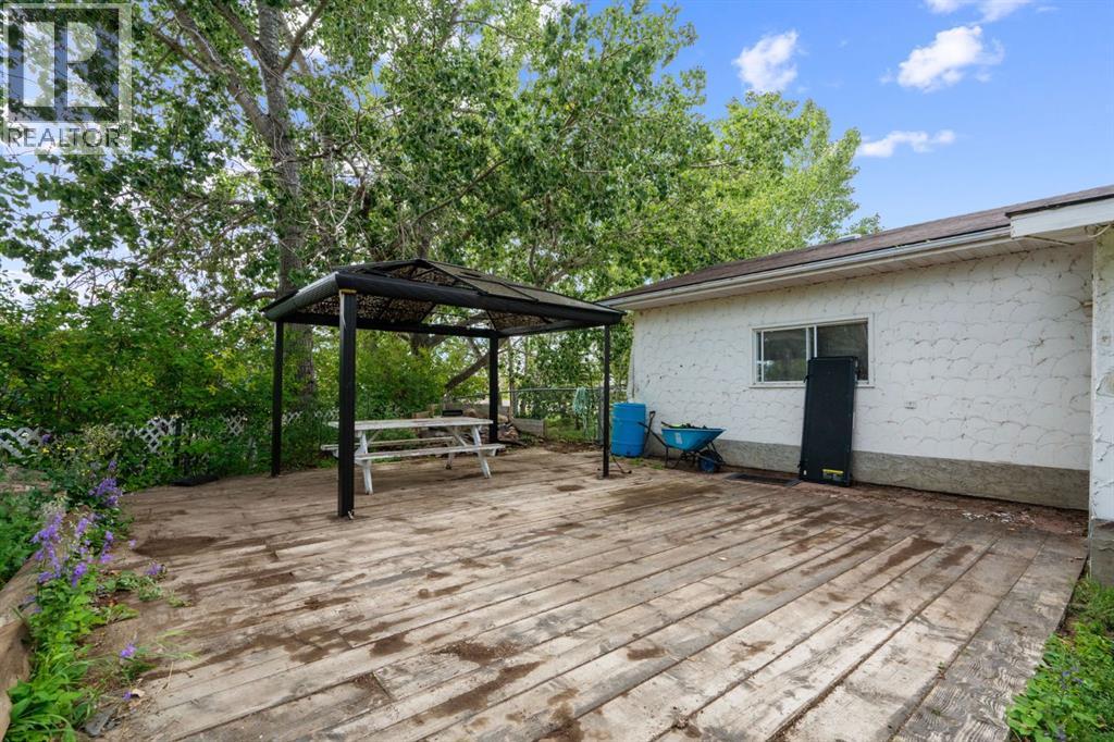 422 7 Street, Beiseker, Alberta  T0M 0G0 - Photo 43 - A2243722