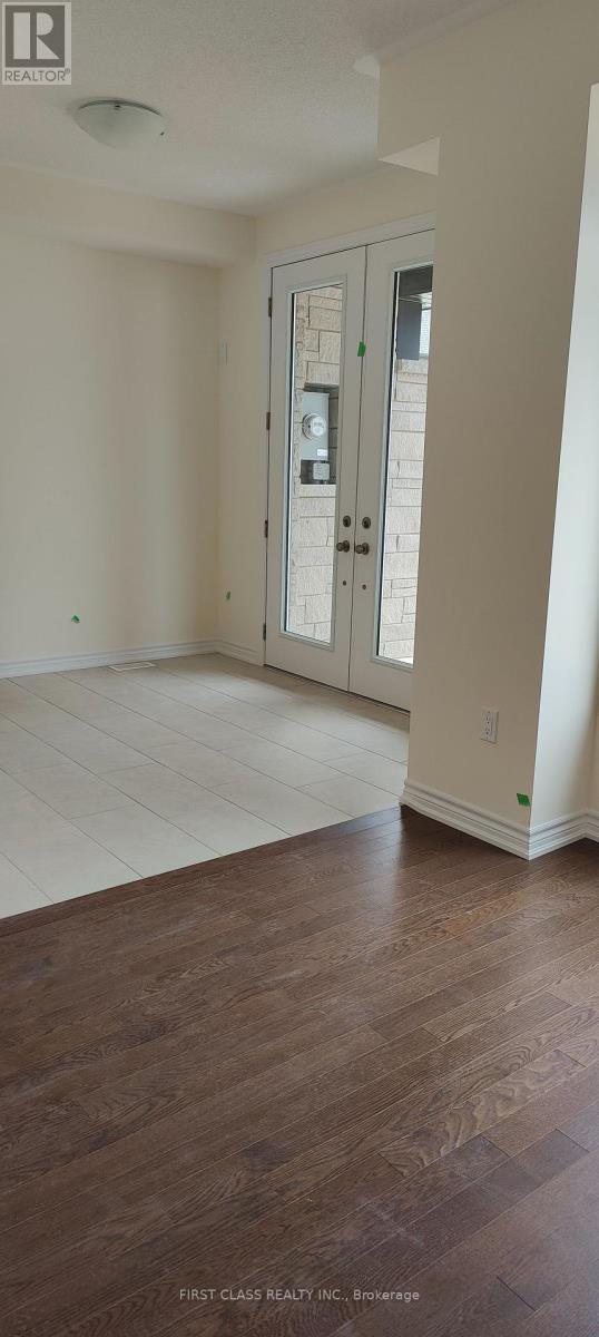 73 Camino Real Drive, Caledon, Ontario  L7C 1Z9 - Photo 3 - W12458638