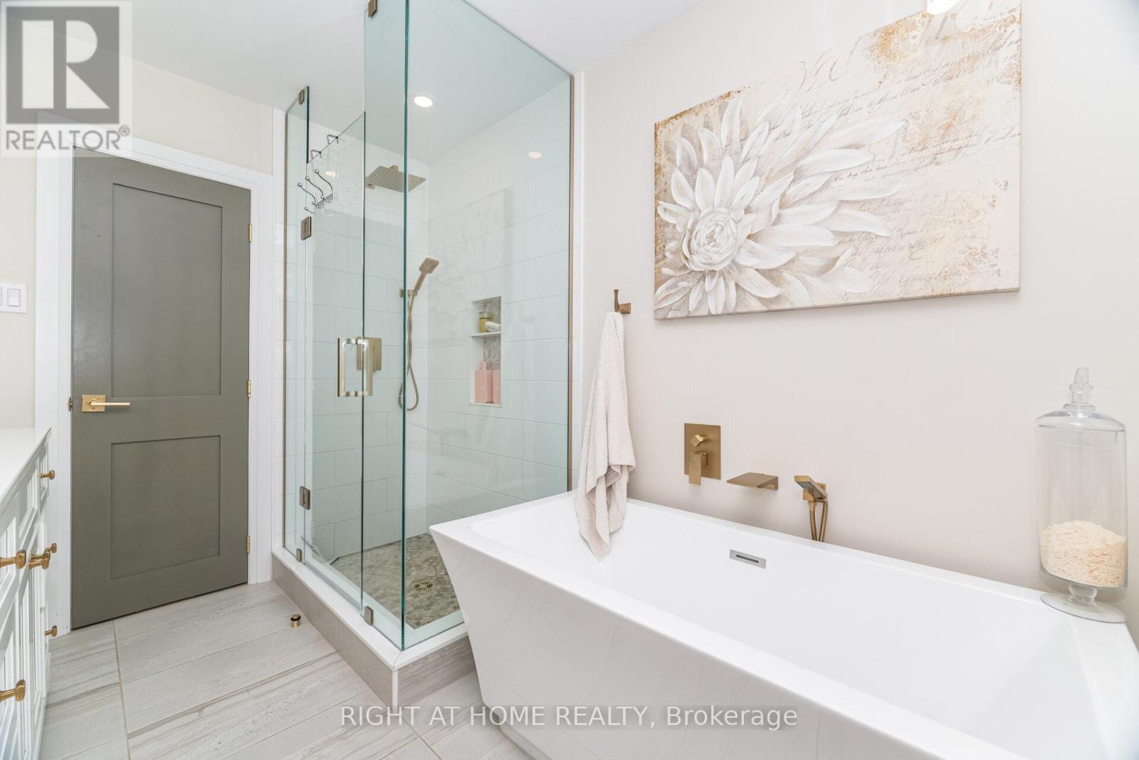 5188 Cherryhill Crescent, Burlington, Ontario  L7L 4C4 - Photo 34 - W12458639
