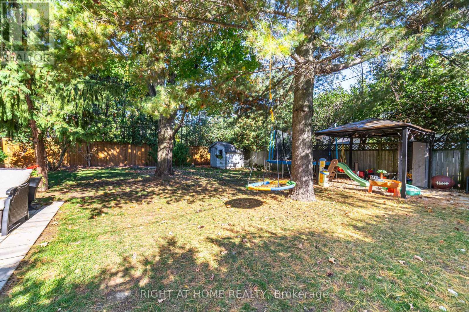 5188 Cherryhill Crescent, Burlington, Ontario  L7L 4C4 - Photo 46 - W12458639