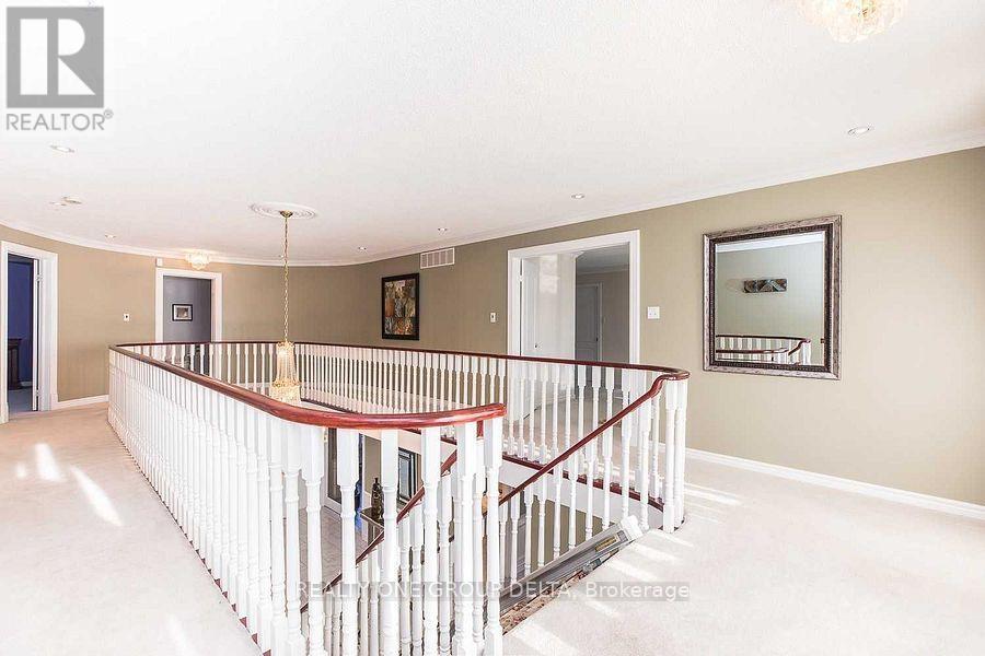1918 Royal Credit Boulevard, Mississauga, Ontario  L5M 4Y1 - Photo 13 - W12458640