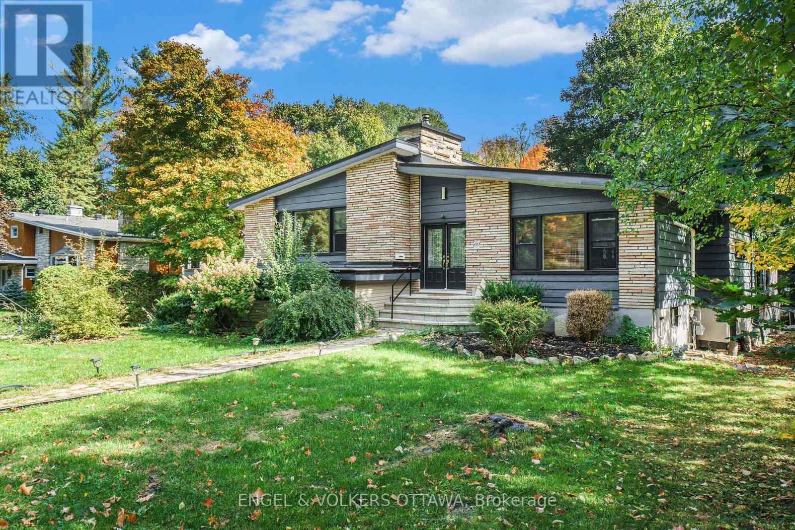 60 JULIANA ROAD, Ottawa, Ontario
