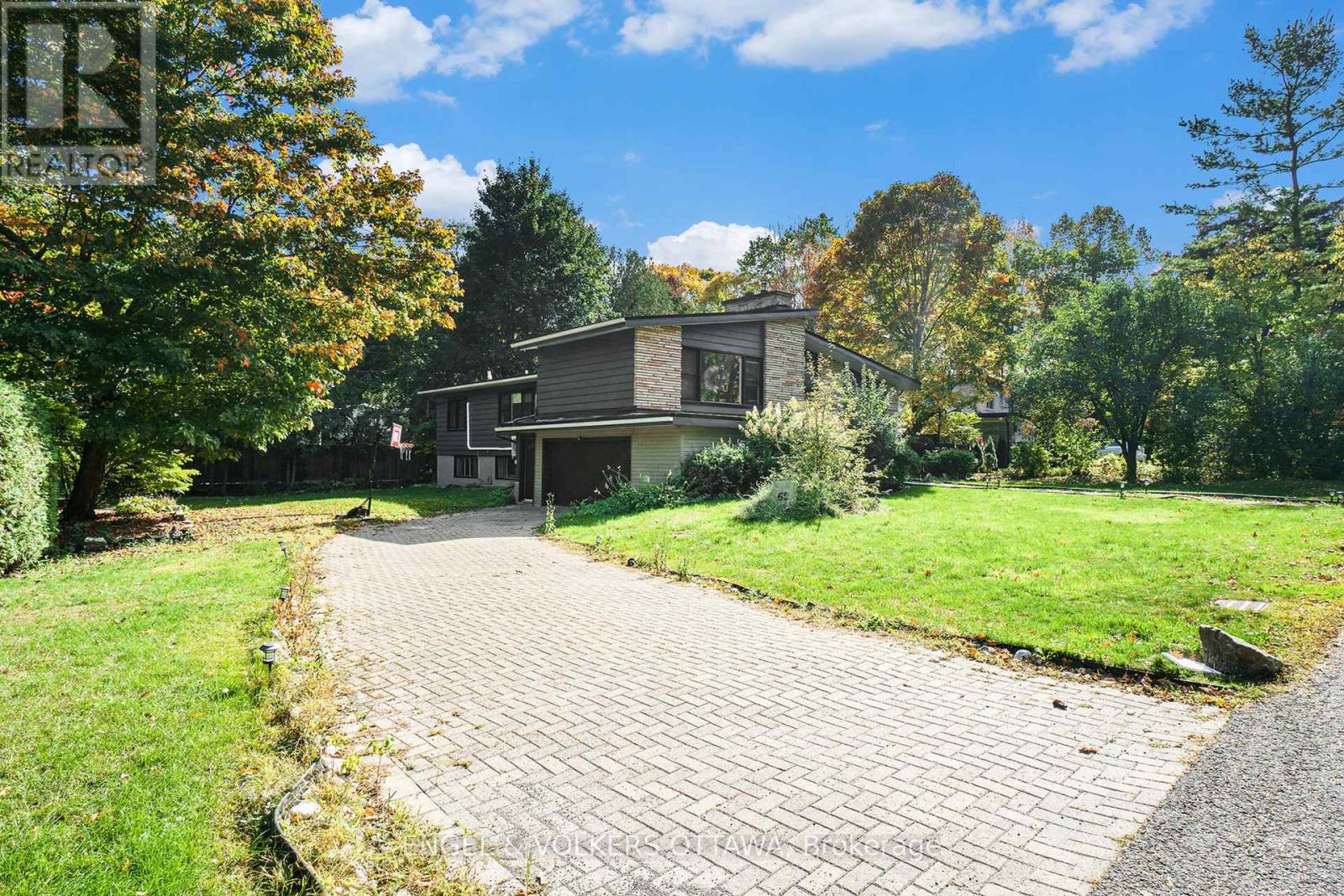 60 Juliana Road, Ottawa, Ontario  K1M 1K3 - Photo 7 - X12458658