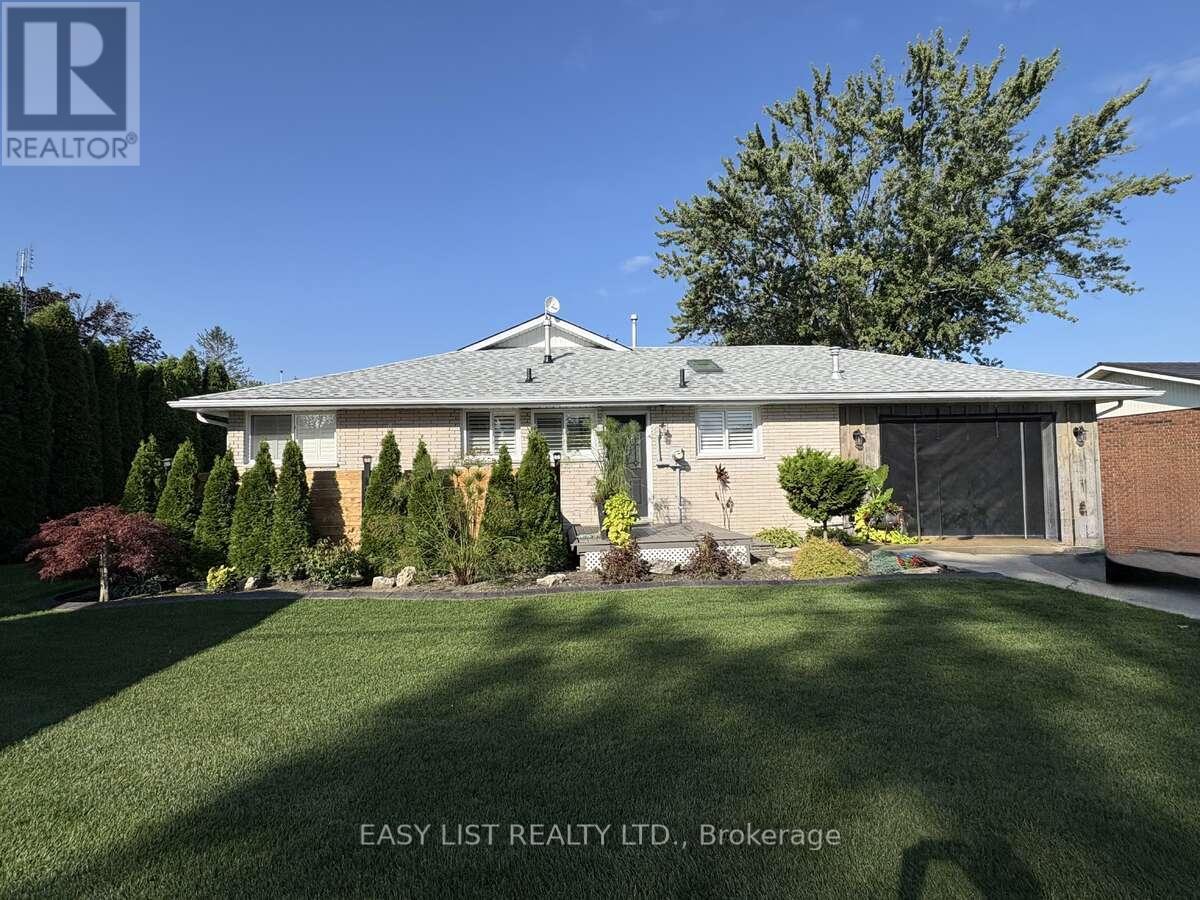 767 Reaume Drive, Lakeshore, Ontario  N0P 2L0 - Photo 2 - X12458642