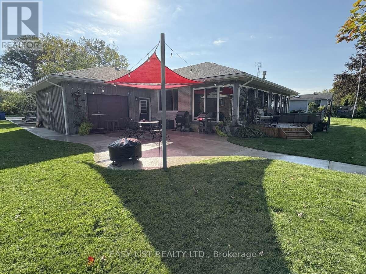 767 Reaume Drive, Lakeshore, Ontario  N0P 2L0 - Photo 5 - X12458642