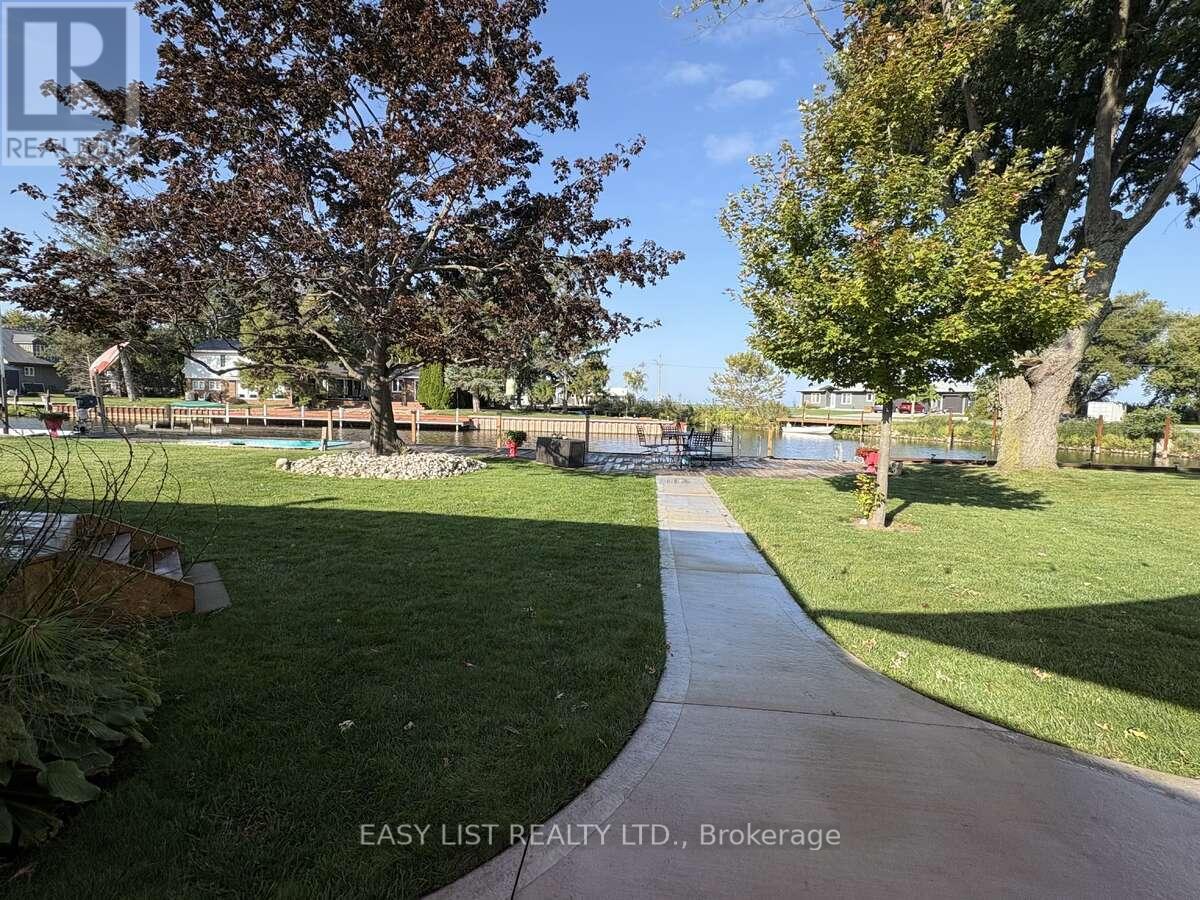 767 Reaume Drive, Lakeshore, Ontario  N0P 2L0 - Photo 7 - X12458642