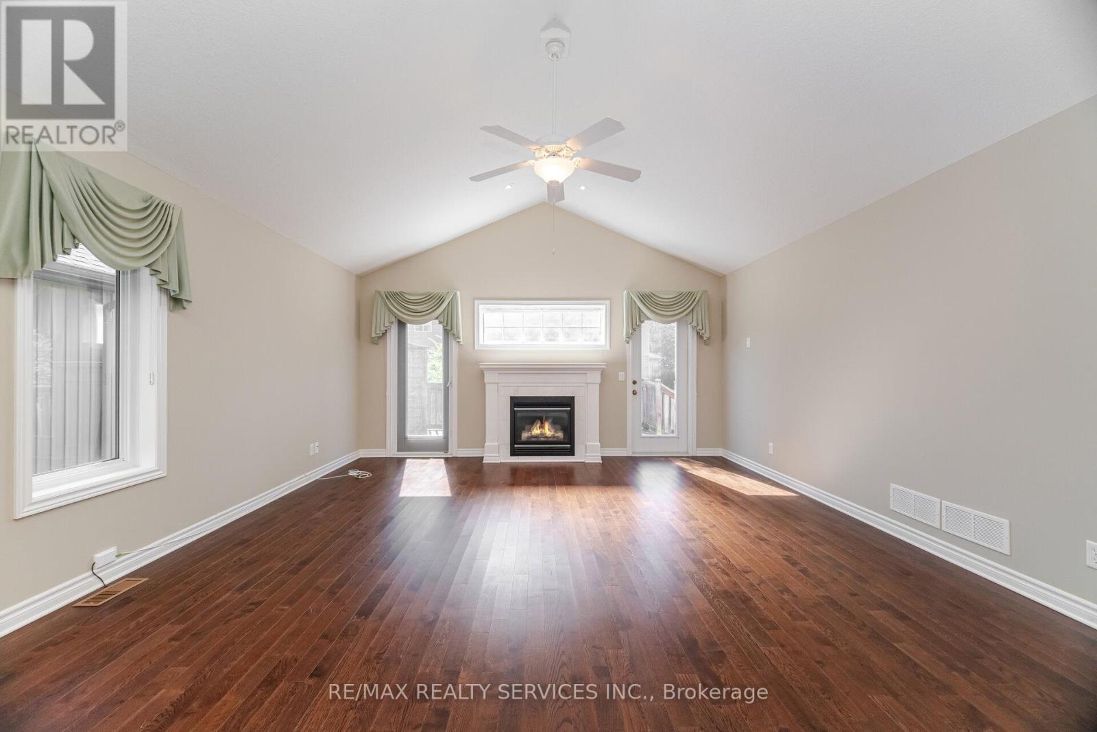 43 Rose Glen Crescent, Niagara-On-The-Lake, Ontario  L0S 1J0 - Photo 15 - X12458650