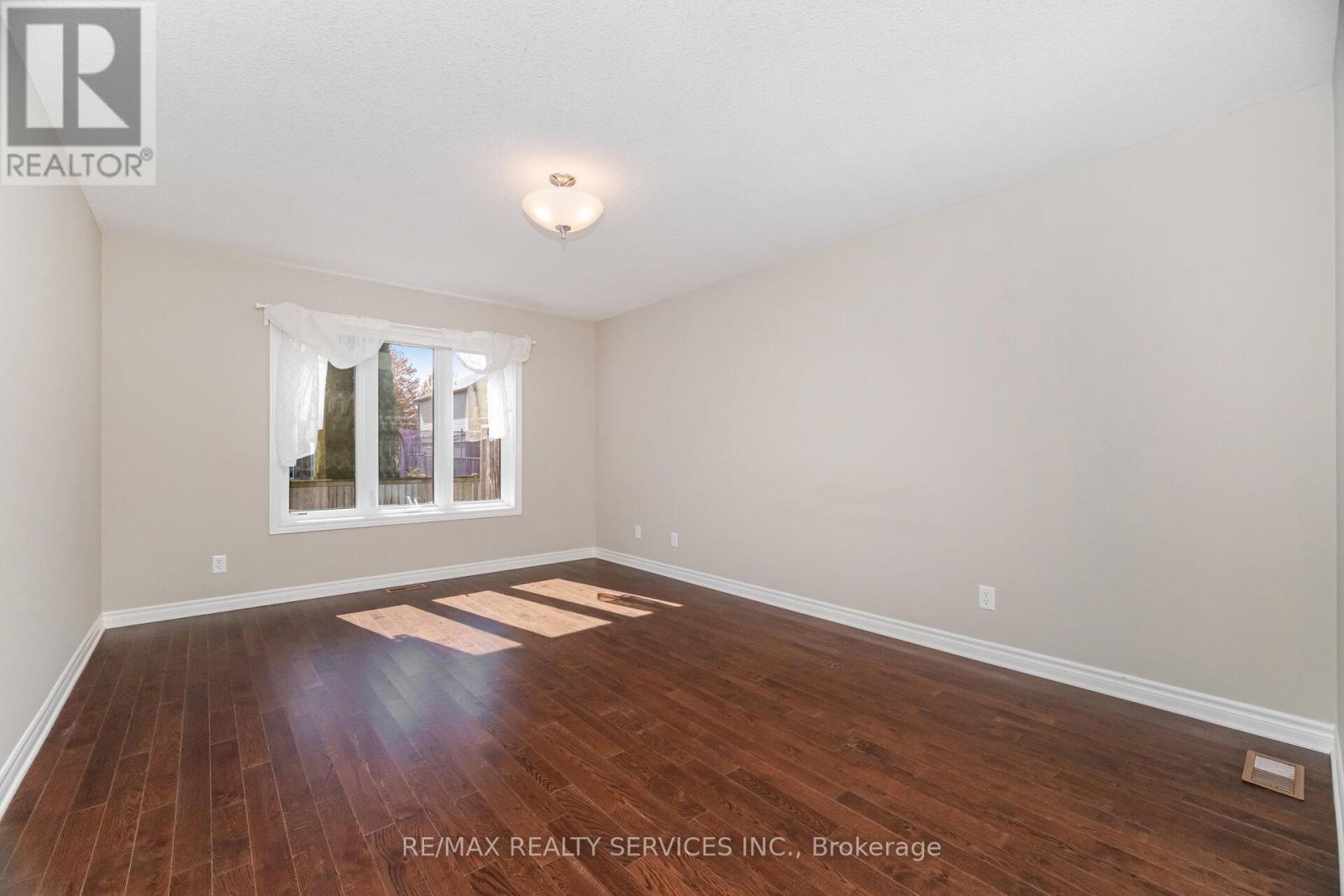 43 Rose Glen Crescent, Niagara-On-The-Lake, Ontario  L0S 1J0 - Photo 23 - X12458650