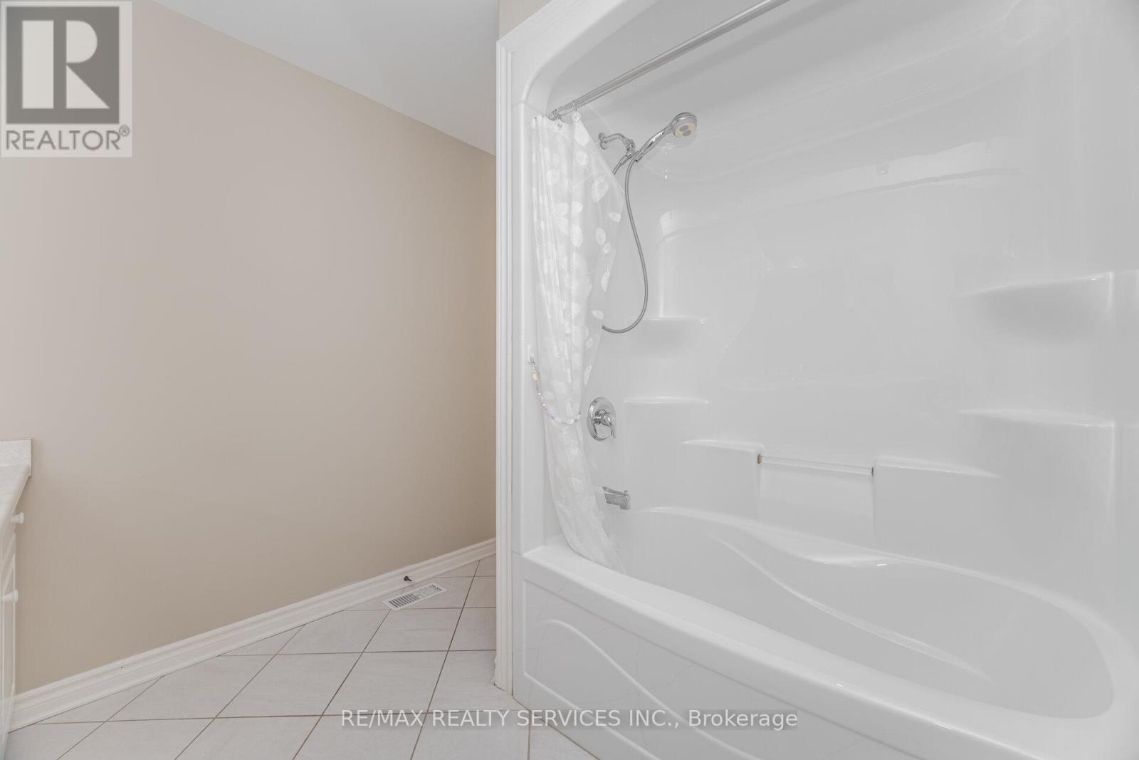 43 Rose Glen Crescent, Niagara-On-The-Lake, Ontario  L0S 1J0 - Photo 26 - X12458650