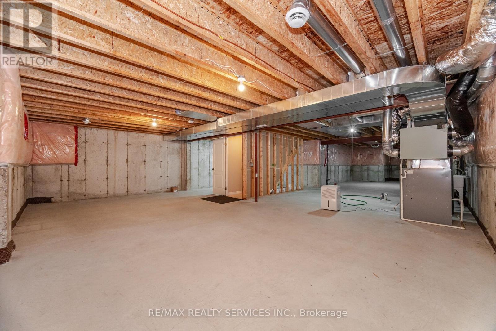 43 Rose Glen Crescent, Niagara-On-The-Lake, Ontario  L0S 1J0 - Photo 30 - X12458650