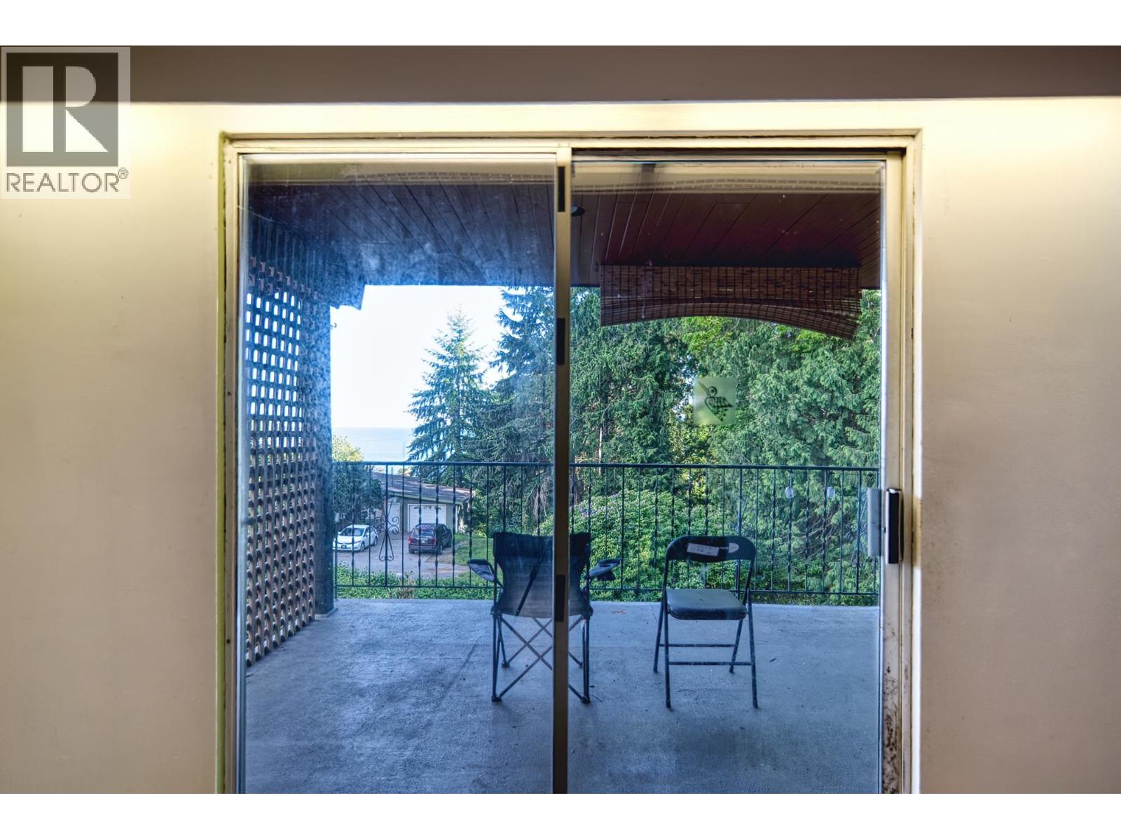 6533 Meier Road, Sechelt, British Columbia  V7Z 0S8 - Photo 12 - R3057716