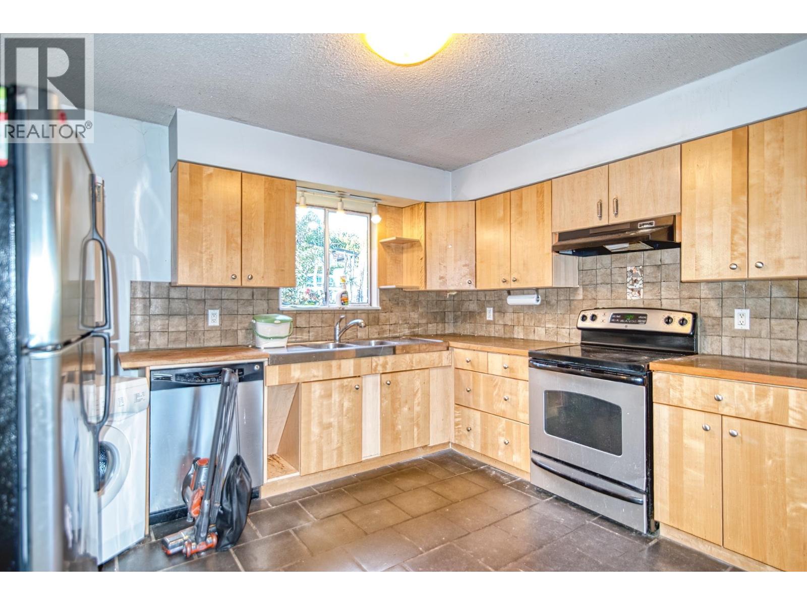 6533 Meier Road, Sechelt, British Columbia  V7Z 0S8 - Photo 18 - R3057716