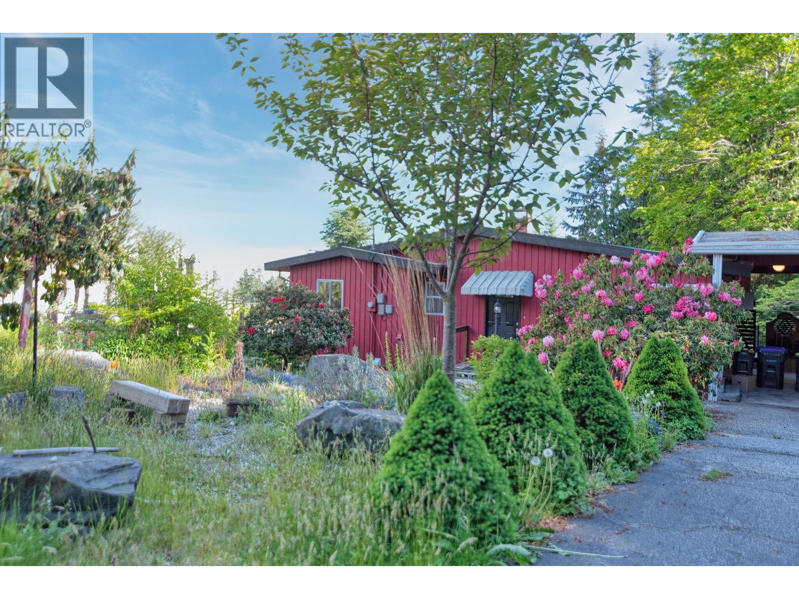 6533 Meier Road, Sechelt, British Columbia  V7Z 0S8 - Photo 4 - R3057716