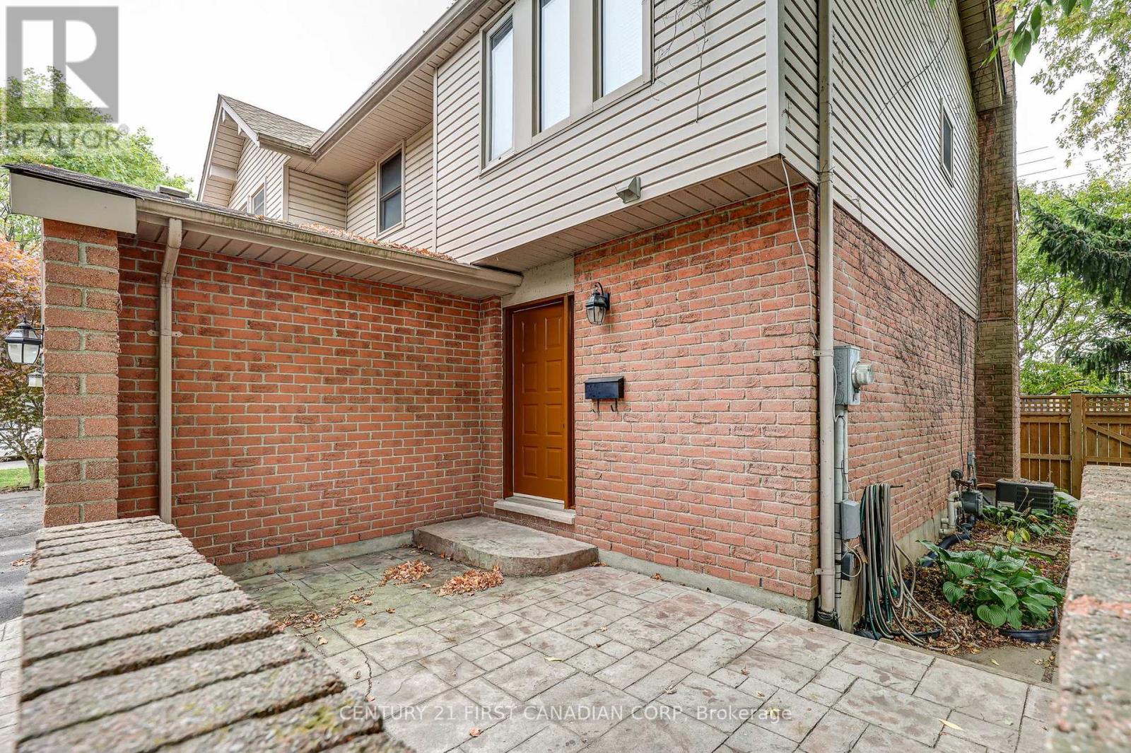1824 Attawandaron Road, London North, Ontario  N6G 3N1 - Photo 2 - X12458674