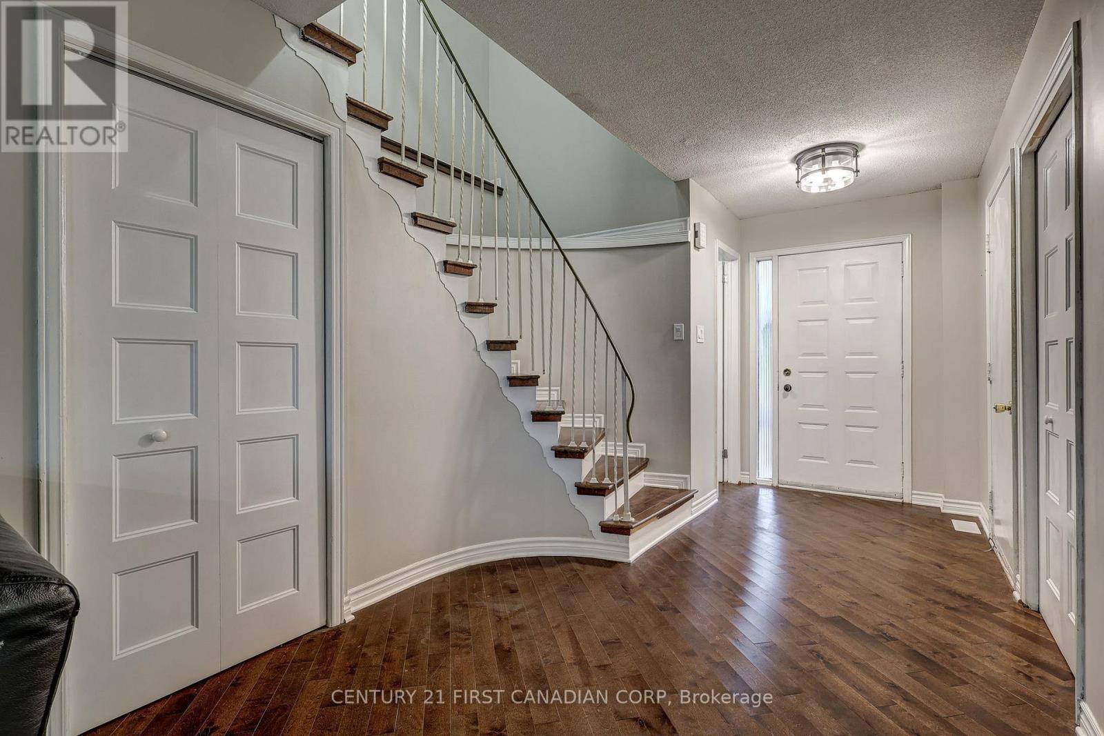 1824 Attawandaron Road, London North, Ontario  N6G 3N1 - Photo 4 - X12458674