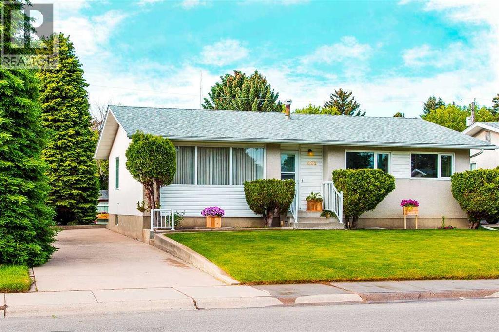 2502 8a Avenue N, Lethbridge, Alberta  T1H 1E1 - Photo 1 - A2263907