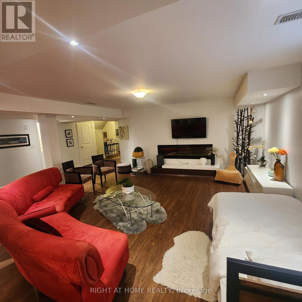 BASEMENT - 302 AYLESWORTH AVENUE, Toronto, Ontario