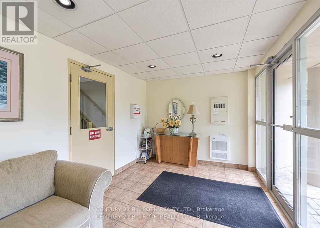302 - 125 Bond Street, Orillia, Ontario  L3V 1J7 - Photo 4 - S12458671