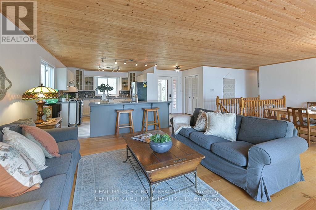 71 Campbell Beach Road, Kawartha Lakes, Ontario  L0K 1B0 - Photo 17 - X12458669