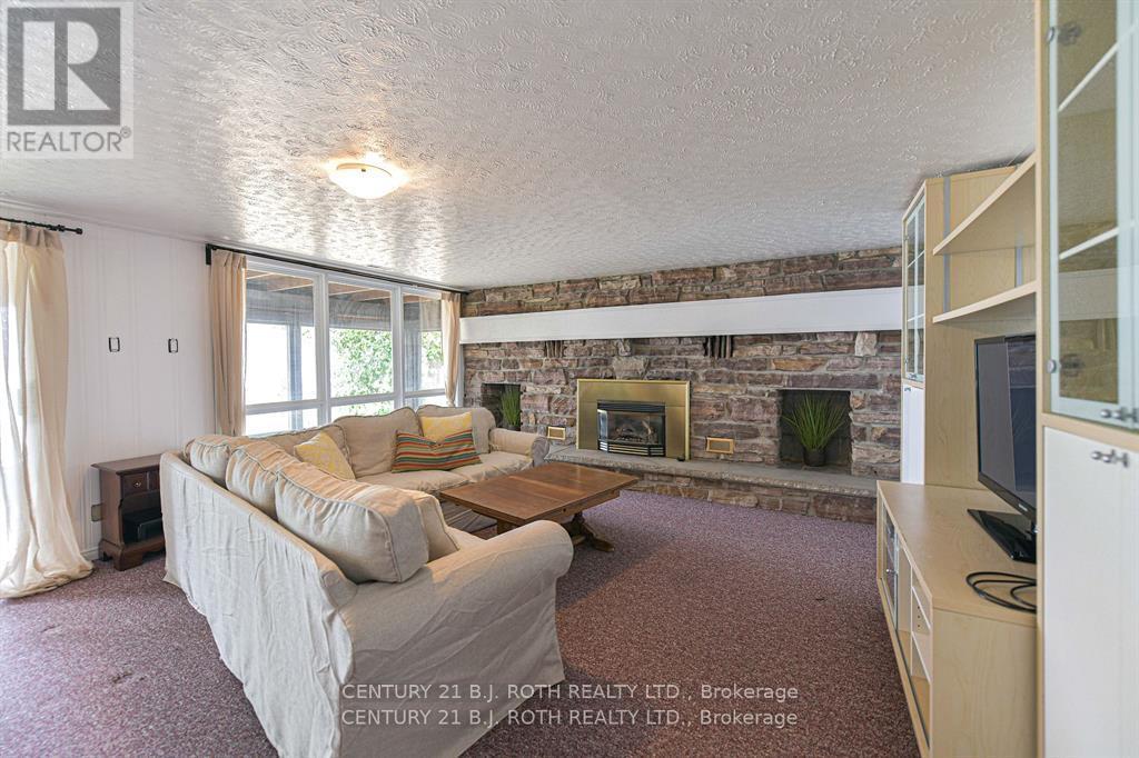 71 Campbell Beach Road, Kawartha Lakes, Ontario  L0K 1B0 - Photo 38 - X12458669