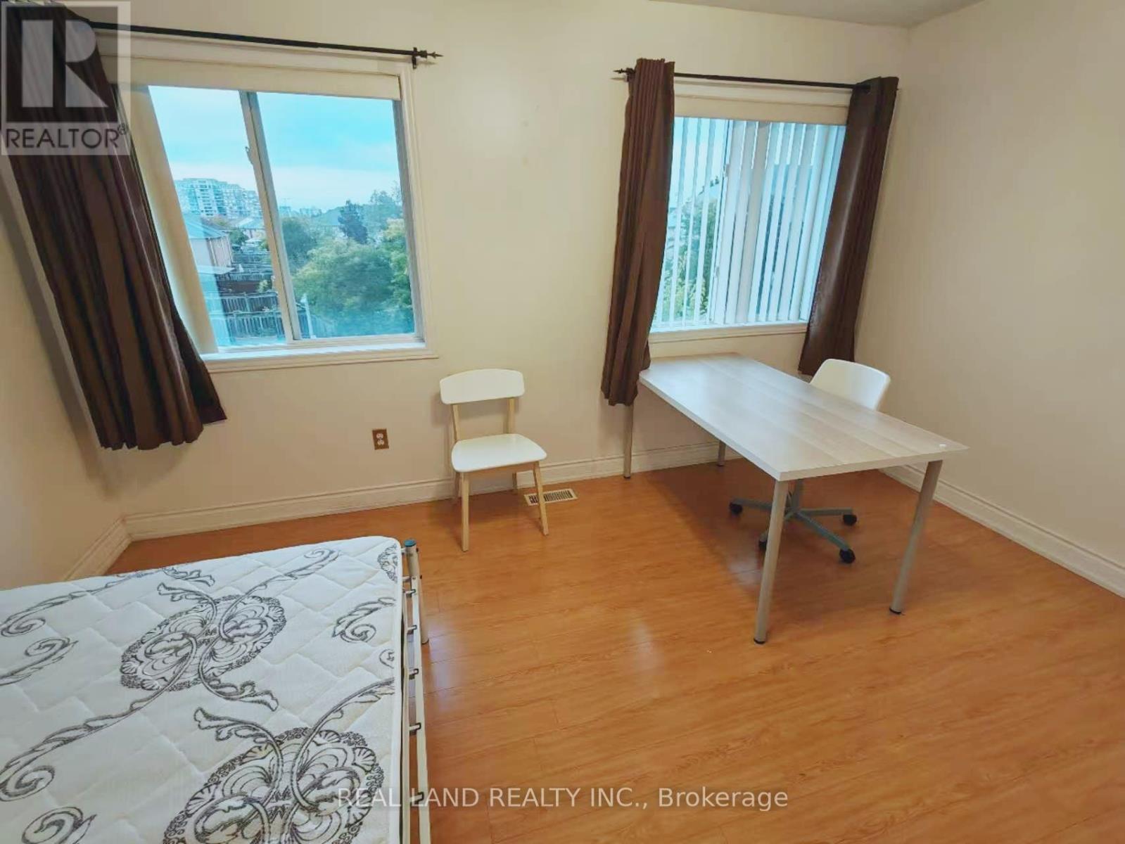Room - 156 Bantry Avenue, Richmond Hill, Ontario  L4B 4T6 - Photo 5 - N12156753